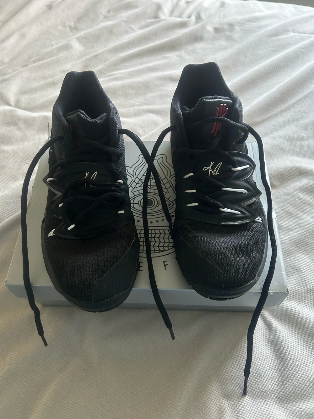 All-Black Basketball Sneakers KYRIE 5